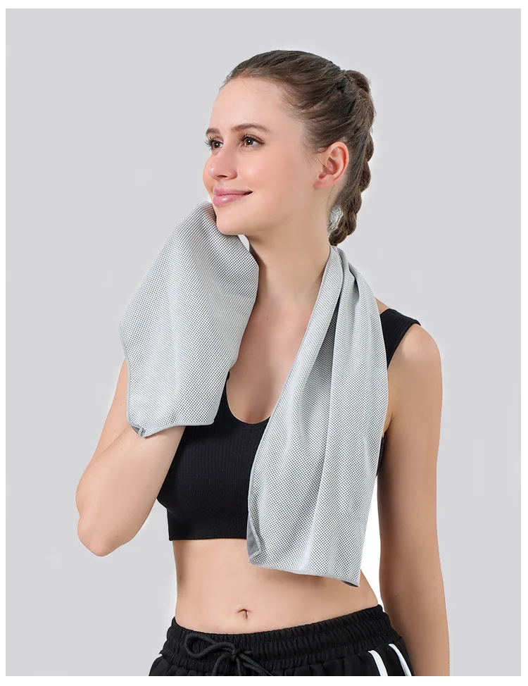 Travel Towel Quick Dry - ผ้าเช็ดตัวเย็นพร้อมกระเป๋าแคปซูลพกพา แห้งเร็ว ให้ความเย็นทันที เหมาะสำหรับกีฬา ฟิตเนส วิ่ง